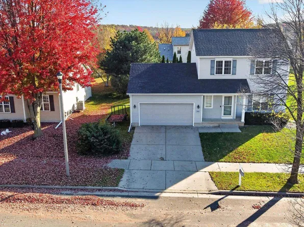 6923 Dominion Dr, Madison, WI 53718