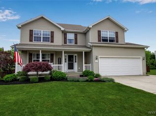 5999 Pinehurst Ct, Lake View, NY 14085