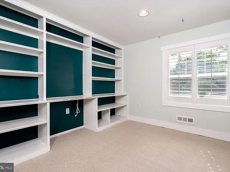 102 Sycamore Rd — Photo 23
