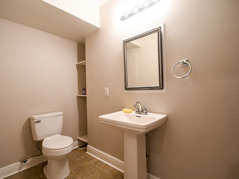 209 Transcontinental Dr #H — Photo 3