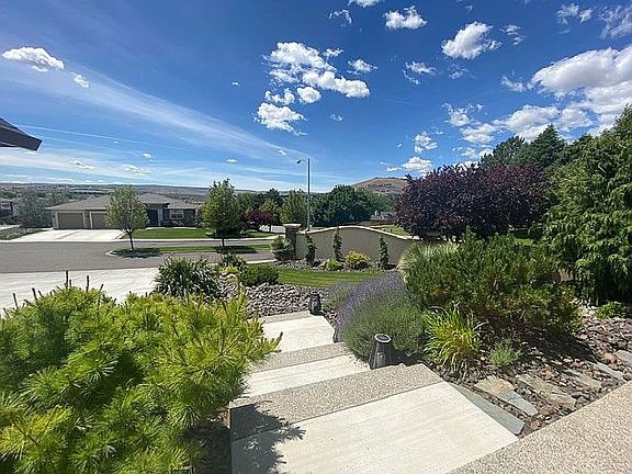 2nd image of 2400 Tiger Ln