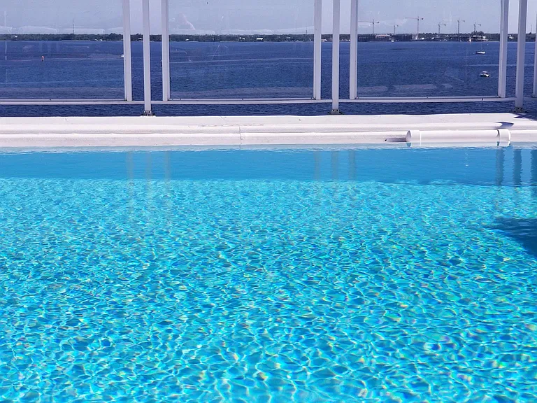 Roof top swimming pool