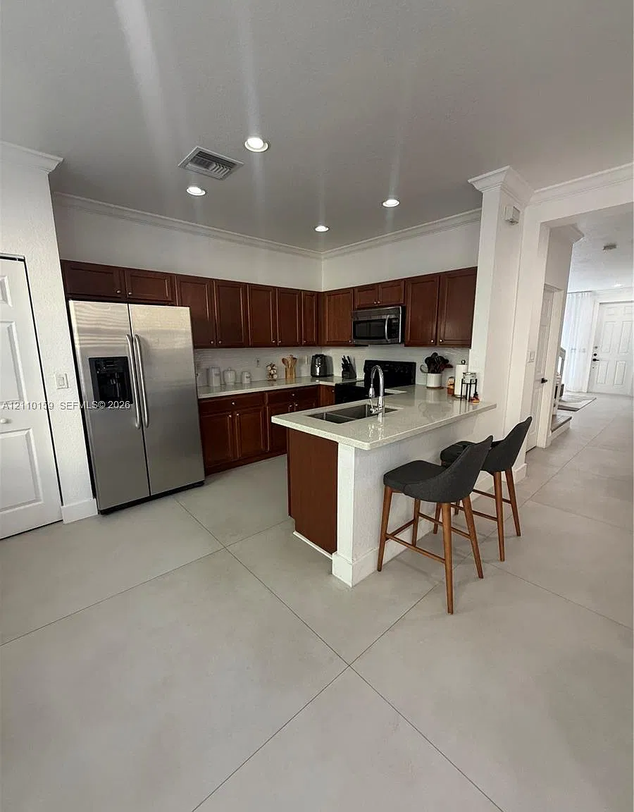 Islands At Doral Northwes — Photo 4