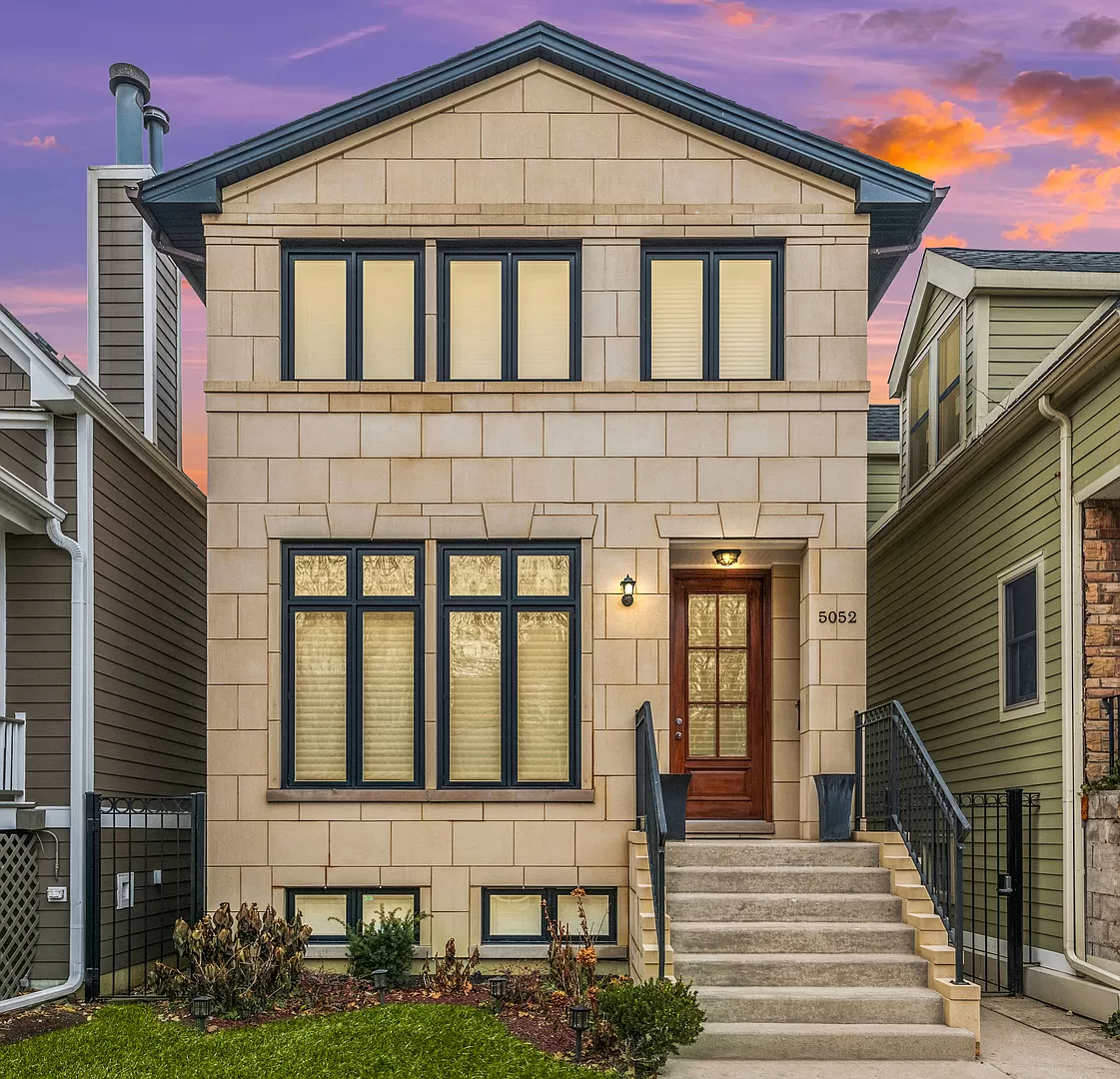 5052 N Oakley Ave, Chicago, IL 60625 | Zillow