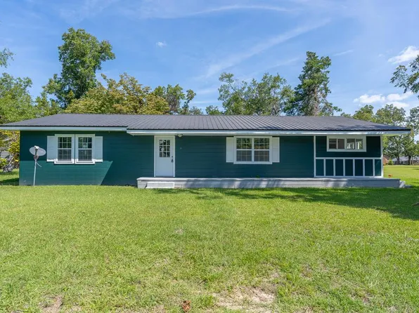 210 W Graham St, Mc Rae, GA 31055