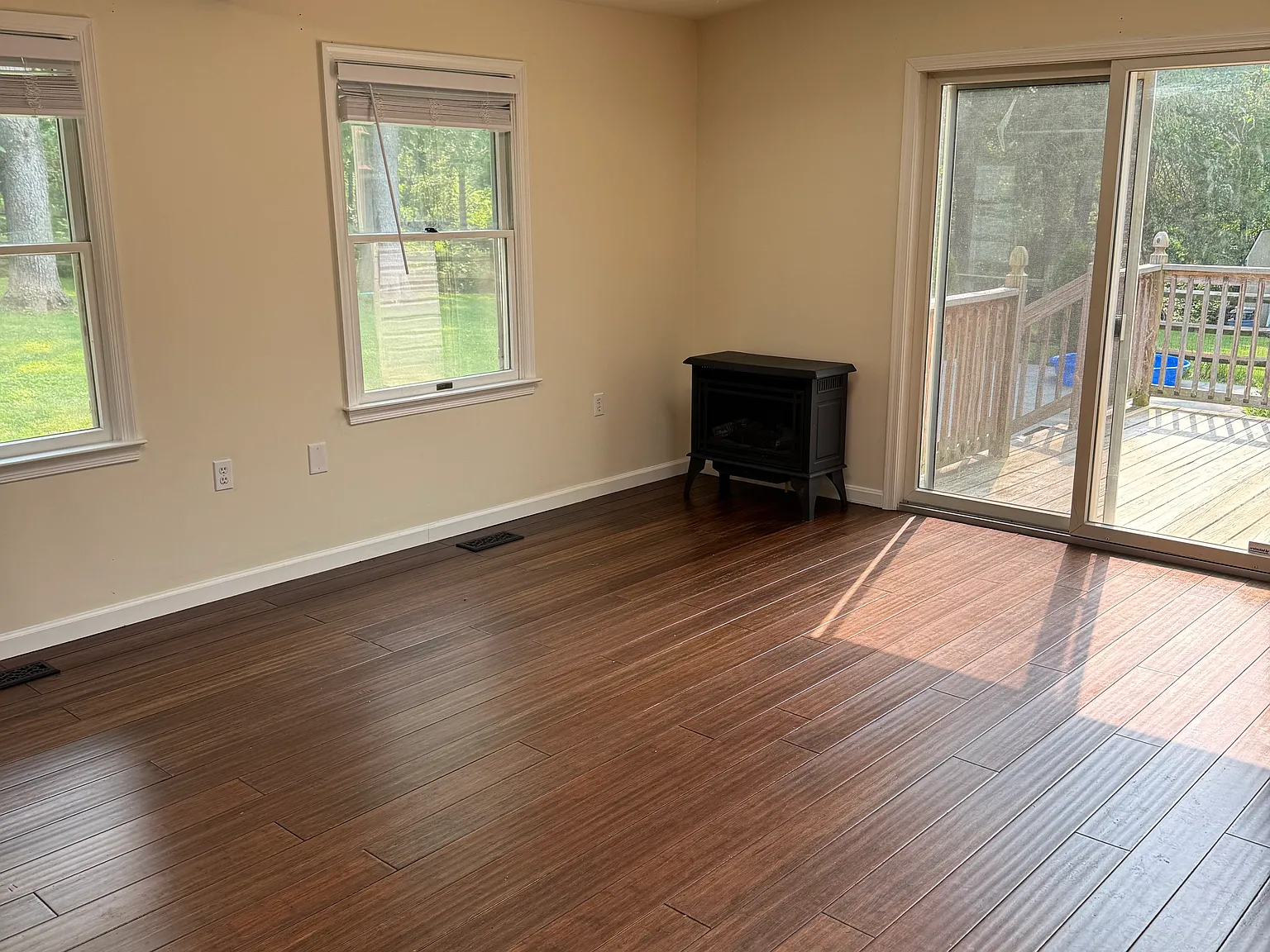 3 bed, 2.5 bath, 2690 sqft, $2,800 — Photo 4
