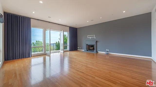 6 bed, 7.5 bath, 8970 sqft, $25,000 — Photo 3