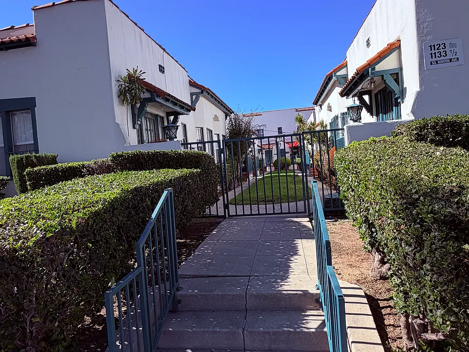 1123-1133 S Norton Ave #1131