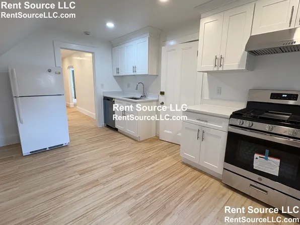 9-11 Knapp St #3, Somerville, MA 02143
