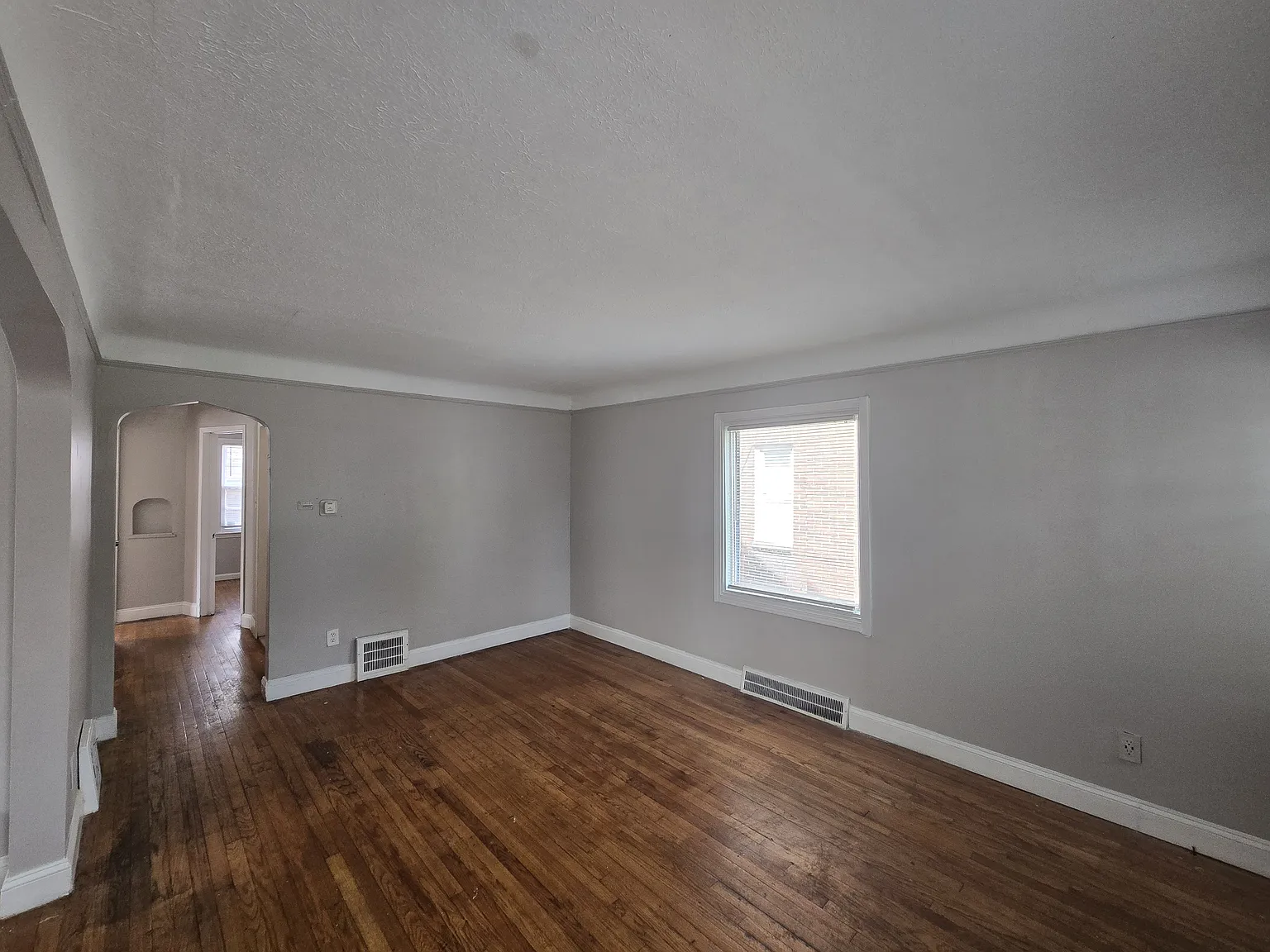 15401 Eastwood Street (21019601.) - 1 — Photo 2