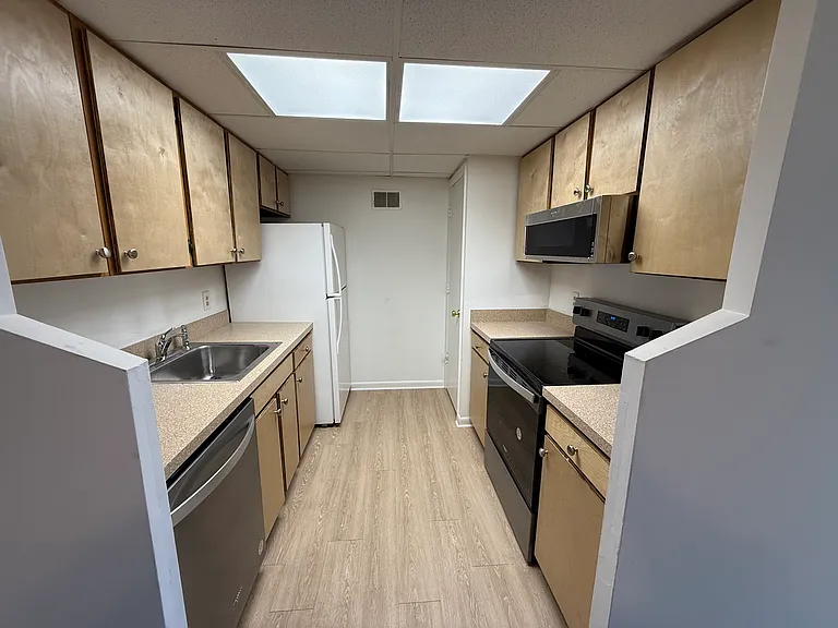 2102 Turtle Run Dr #9 — Photo 8