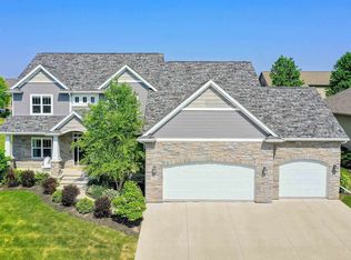 5540 N Summerland Dr, Appleton, WI 54913