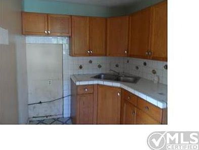 2nd image of 15015 SW Lee Ave