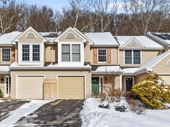 261 Commons Dr, Oakmont, PA 15139