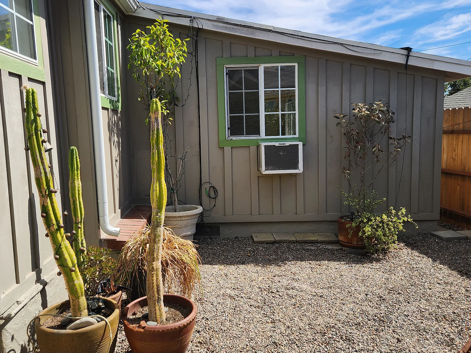2 bed, 750 sqft, $2,700 — Photo 4