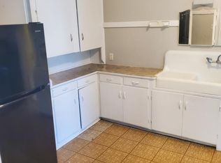 122 E Lincoln Ave #B, Oshkosh, WI 54901