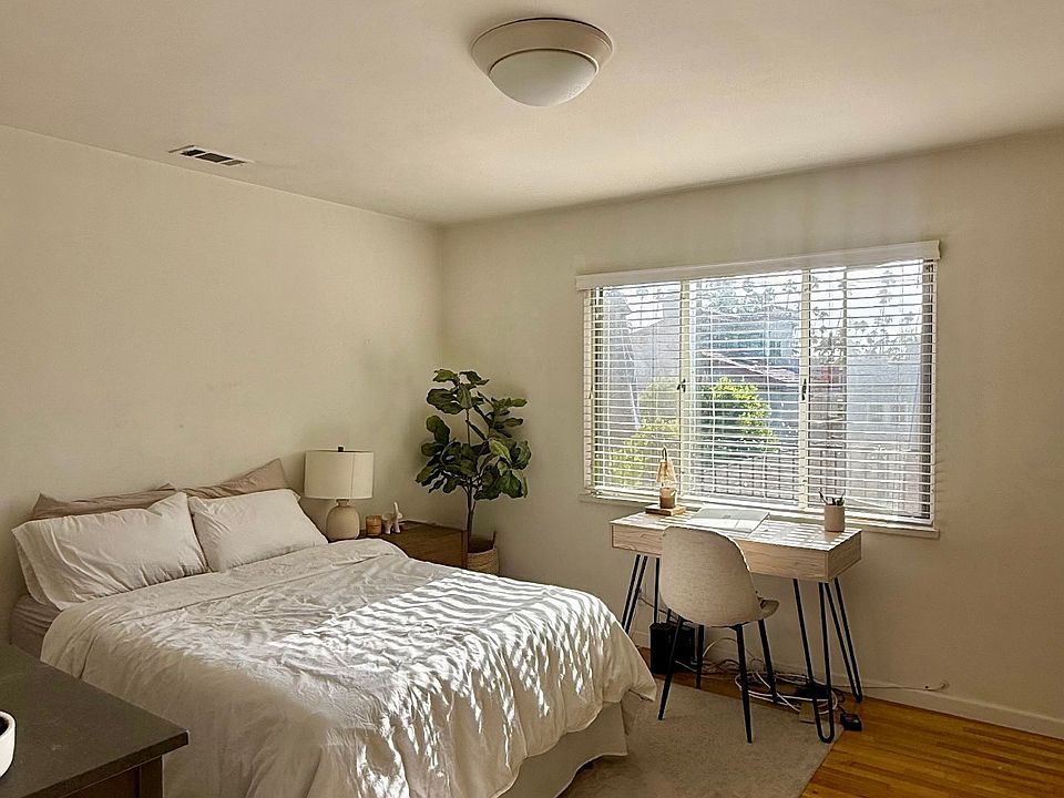 1st image of 204 Termino Ave #B