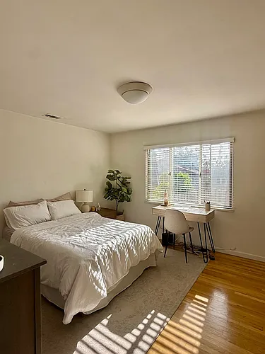 204 Termino Ave #B Photo 1 204 Termino Ave #B Photo 1