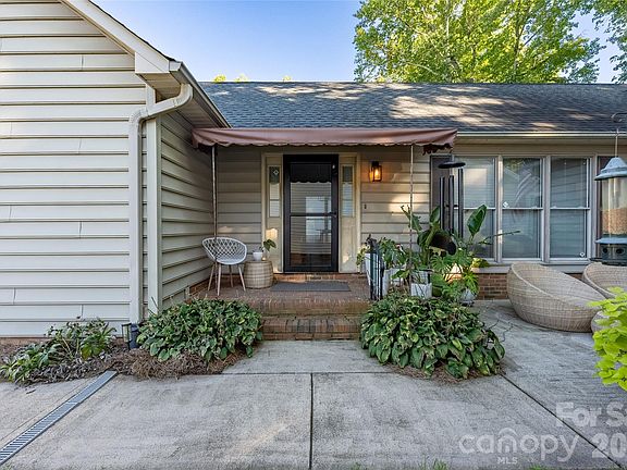 2nd image of 5935 Crape Myrtle Ln