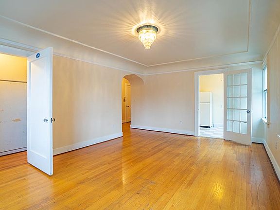 Parkhurst Apartments