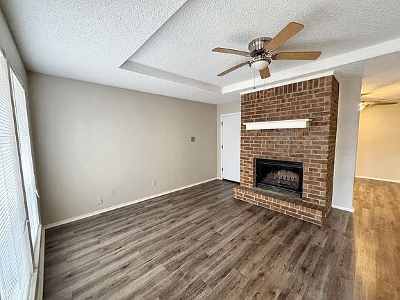 4th image of 28 Shady Valley Ct