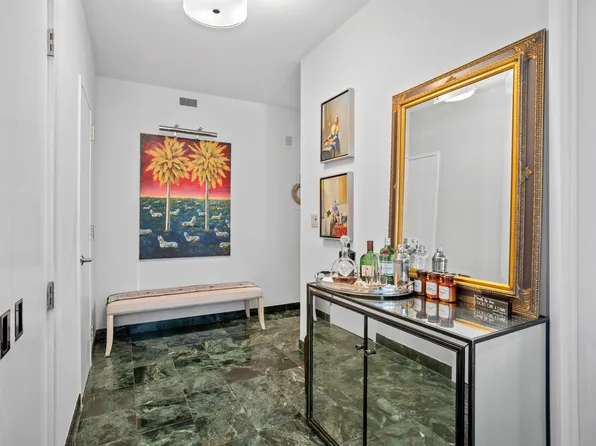 721 5th Avenue 33G image 2 of 8