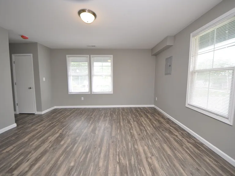 502 S Linn Ave — Photo 7