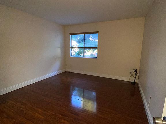 4th image of 10170 Camino Ruiz