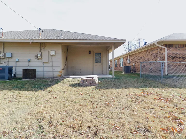 2214 Bernard St #2214 — Photo 16