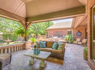 6613 Whittier Ln, Colleyville, TX 76034