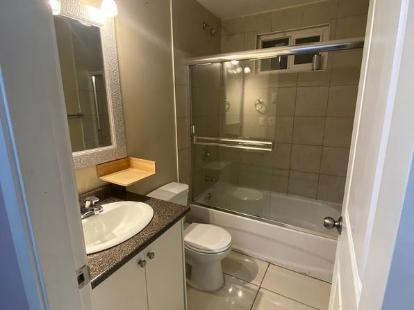 2 bedroom rental in Surrey — photo 4