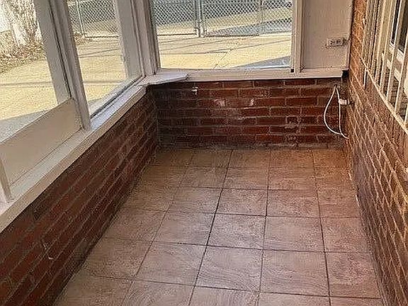 4th image of 10-10 149th St Unit 1