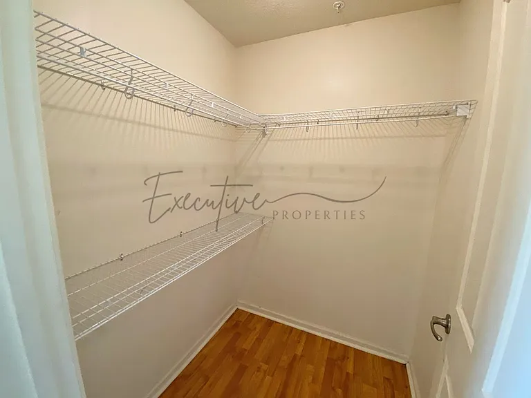 311 E Hale St — Photo 12