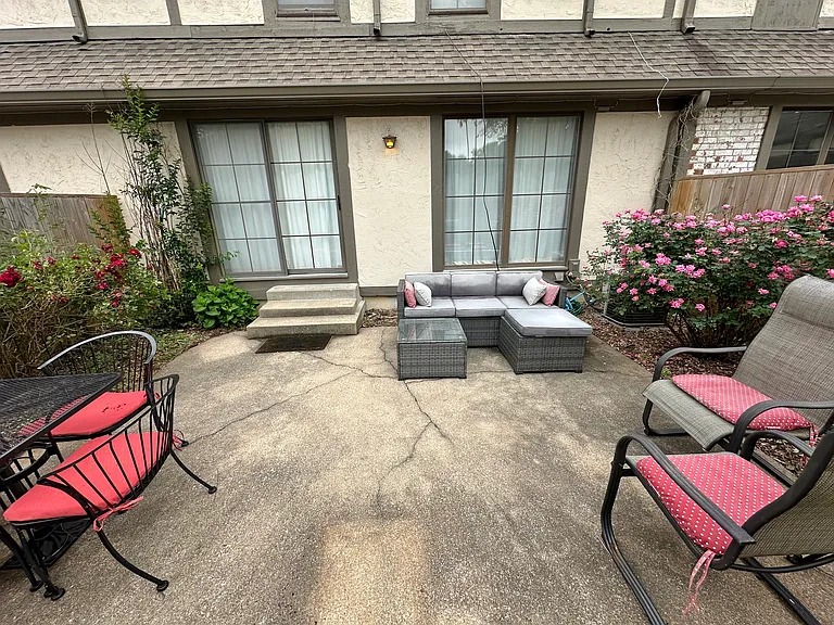 10220 Foster St — Photo 18