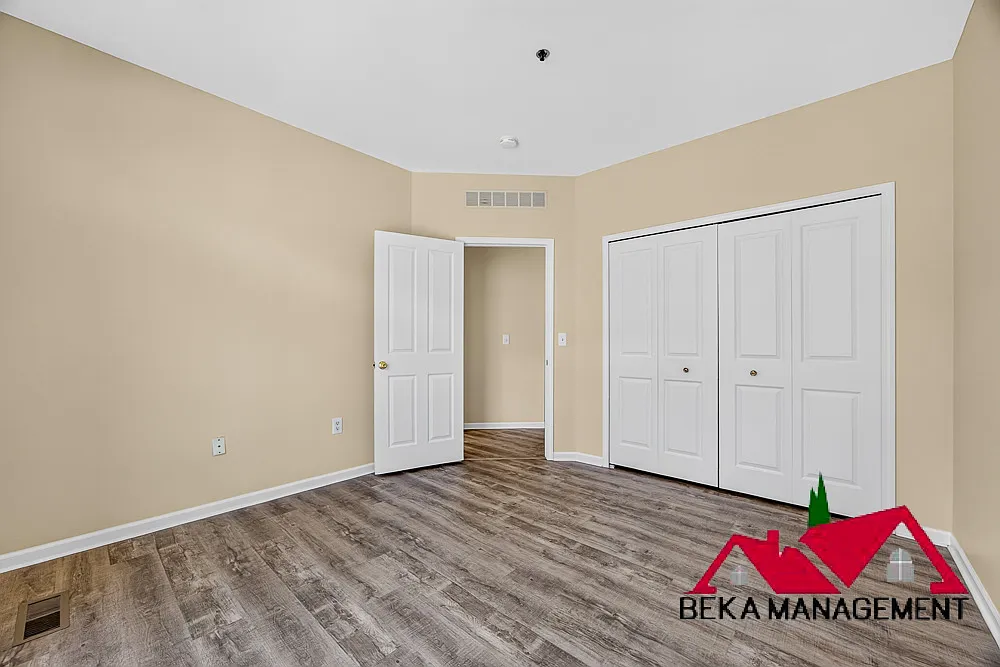 2 bed, 1078 sqft, $1,950 — Photo 2