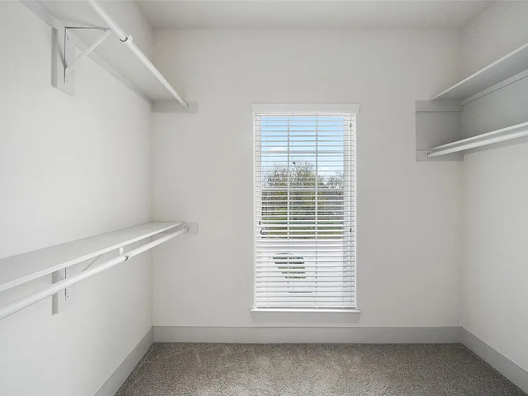 7242 Saint Augustine St #B — Photo 19