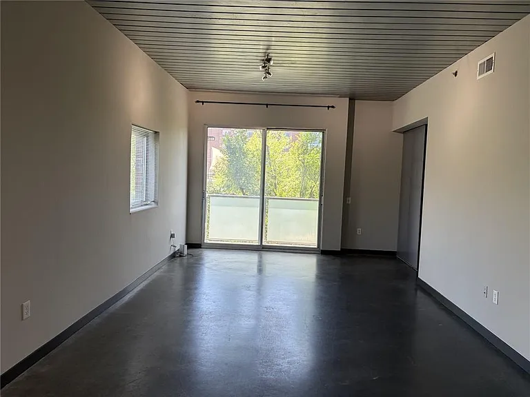 620 Glen Iris Dr NE #207 — Photo 6