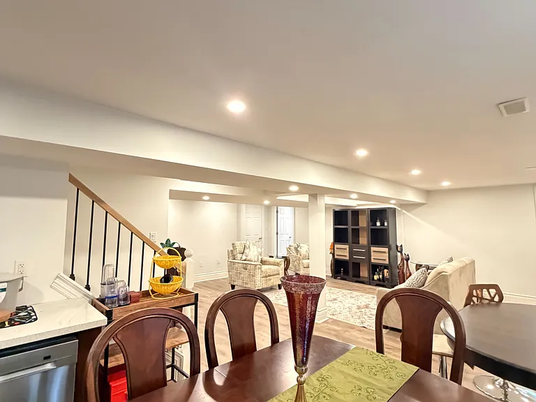 1498 Indian Rd #LOWER — Photo 8
