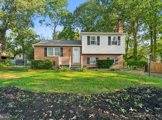 658 Cedar Dr, Pasadena, MD 21122