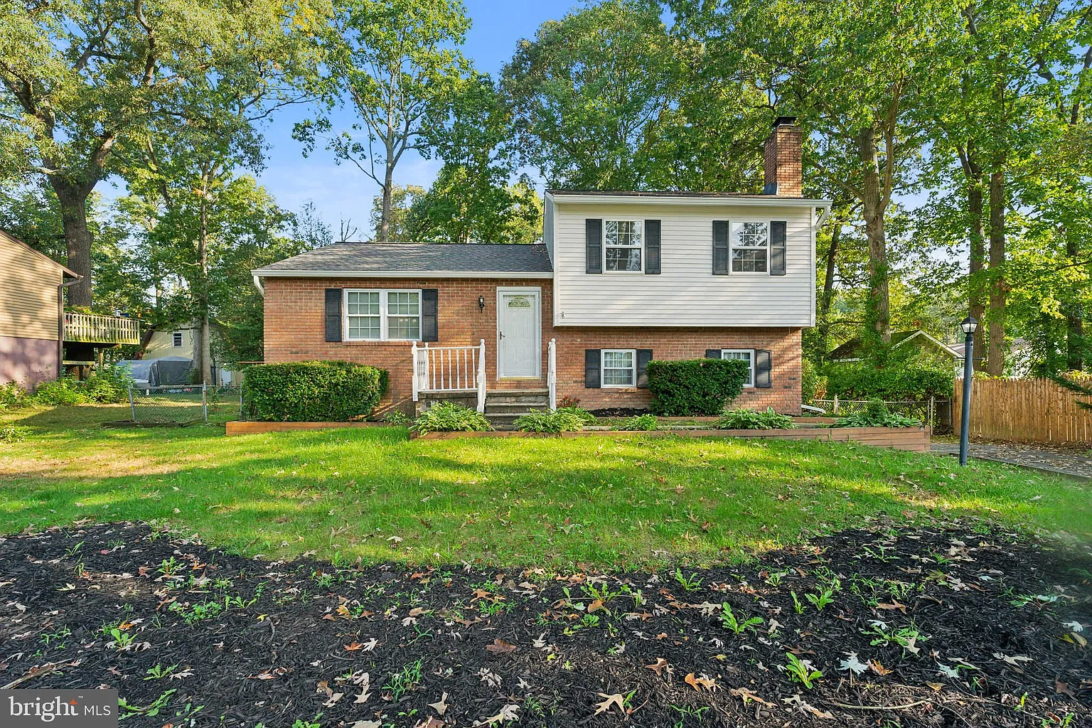 658 Cedar Dr photo 1