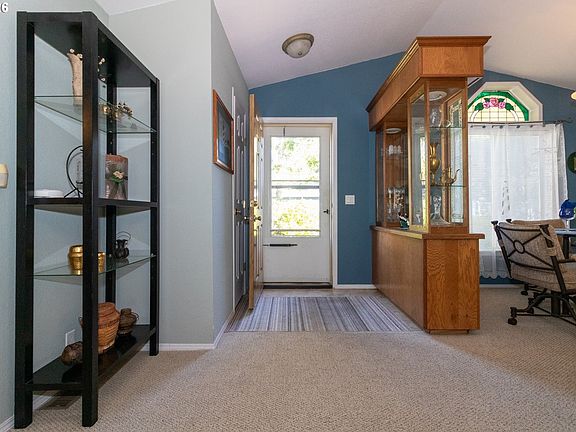 5th image of 136 43rd Way