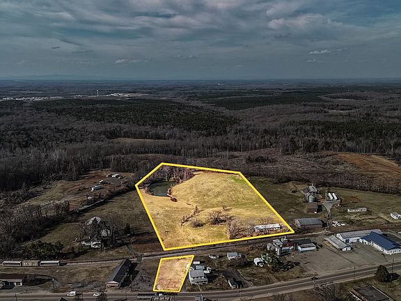 4th image of 1237 Main St