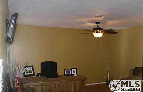 5th image of 2425 Glenwood Dr
