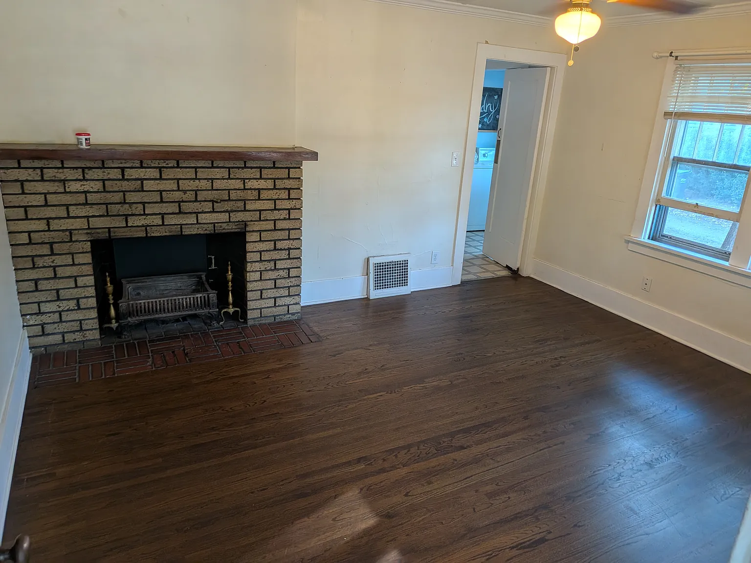 2 bed, 875 sqft, $1,825 — Photo 2