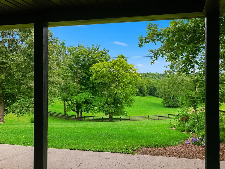 1199 Fort Bramlett Rd — Photo 2
