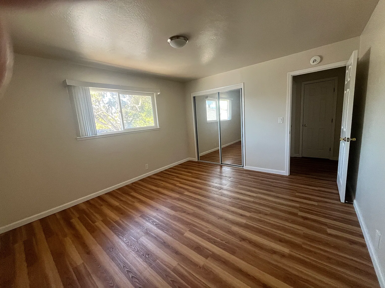 1557 Hudson Street — Photo 4
