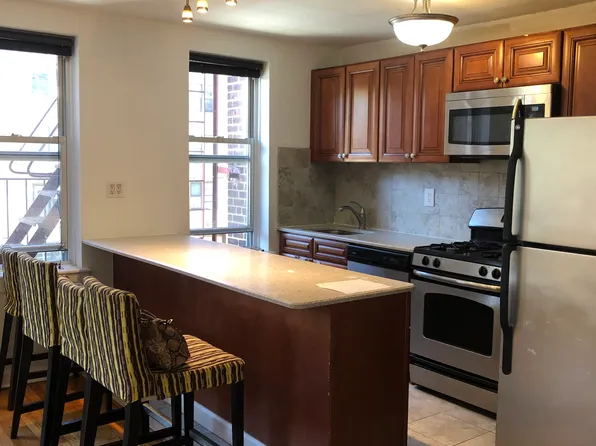 66-33 Yellowstone Boulevard image 2 of 13