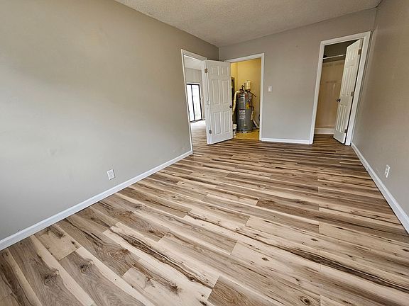 4th image of 112 Basswood Ct