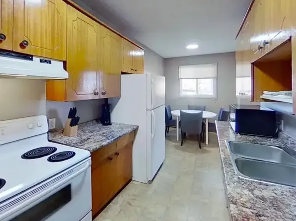 105 Alder Dr #203, Hinton, AB T7V 1C6