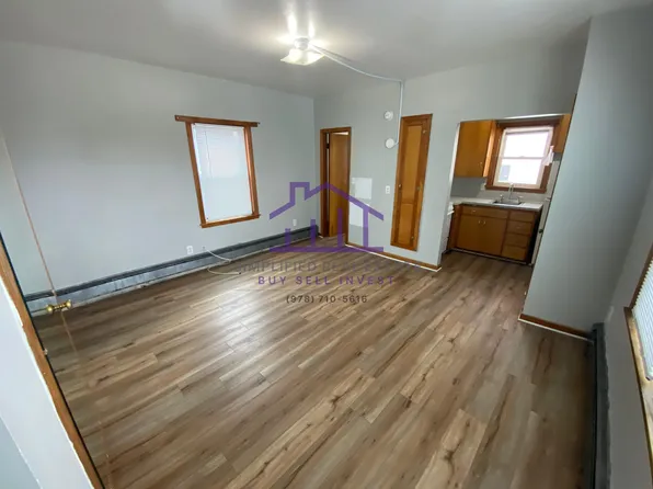 49 Lowell St #6, Lewiston, ME 04240